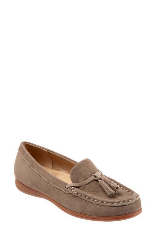 Trotters Dawson Tassel Loafer Product Image