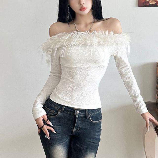 Long-Sleeve Off Shoulder Furry Trim Crop Top Product Image