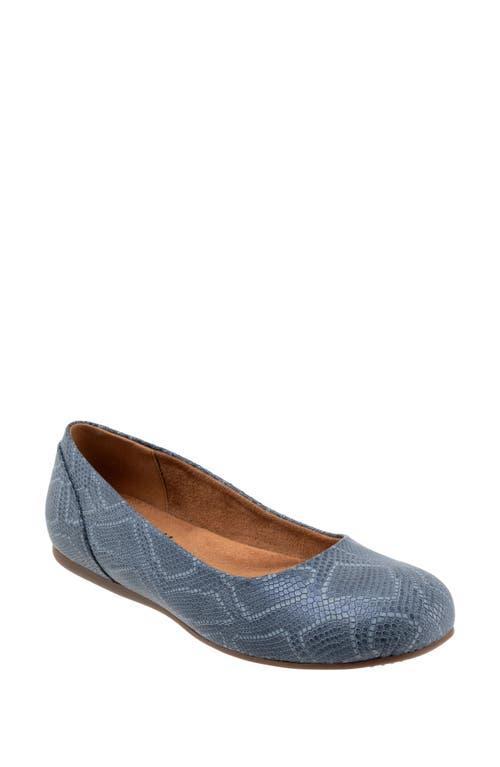 Trotters Samantha Snake) Women's Slip on Shoes Product Image