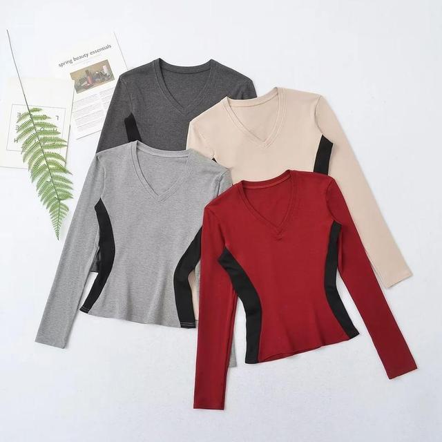 Long-Sleeve V-Neck Plain Crop Top Product Image