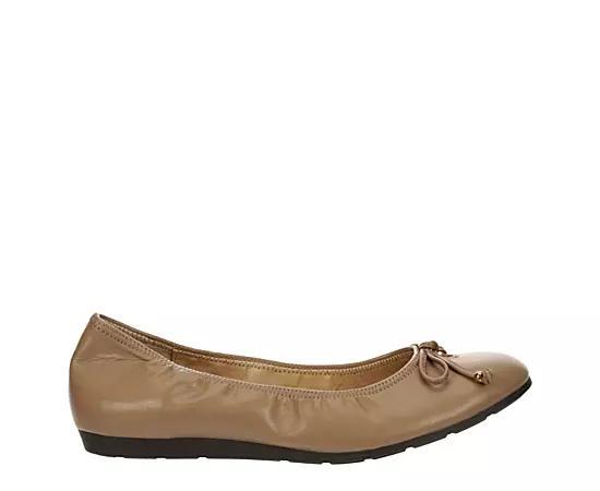 Mootsies Tootsies Womens Cameo Flat Flats Shoes Product Image