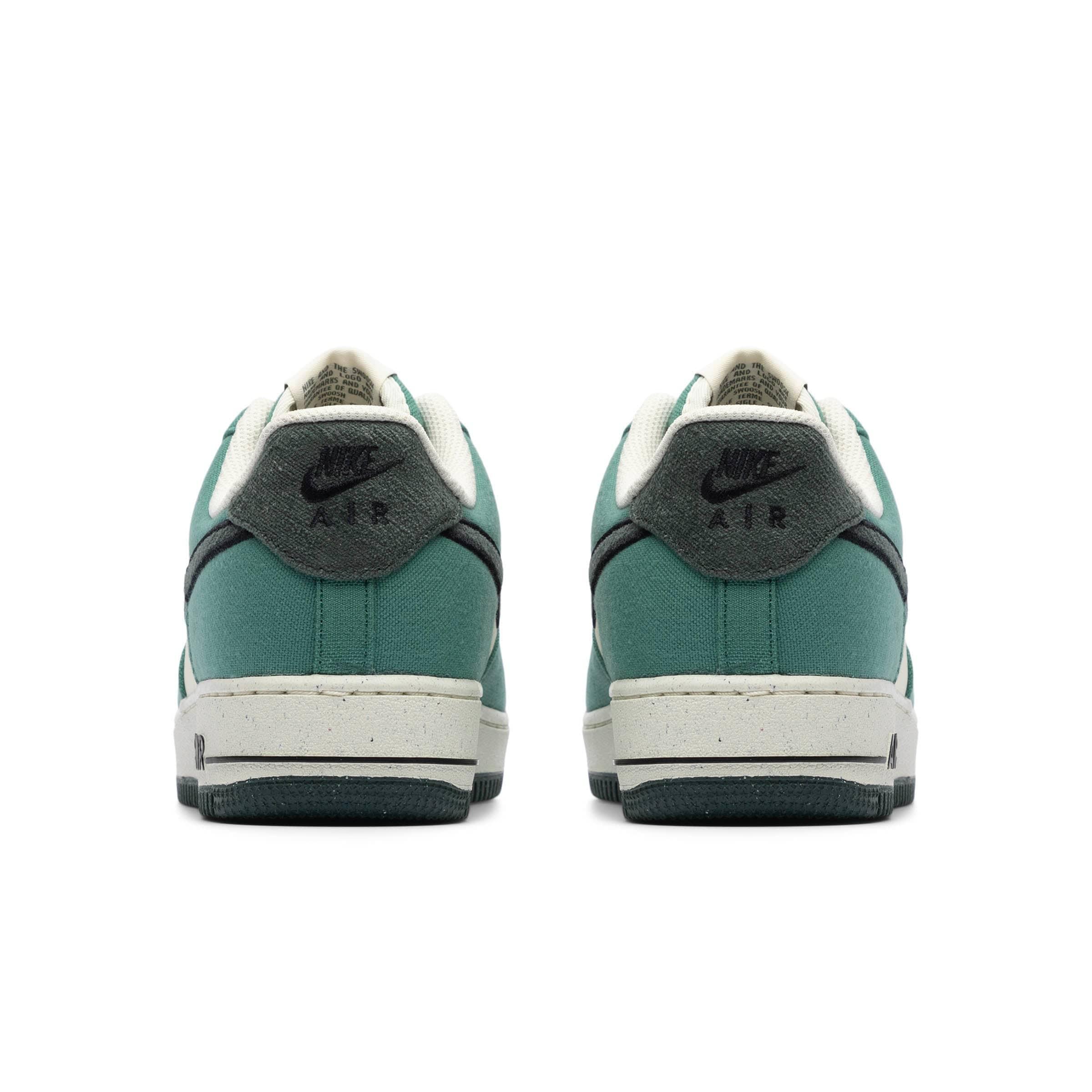 AIR FORCE 1 '07 LV8 Male Product Image