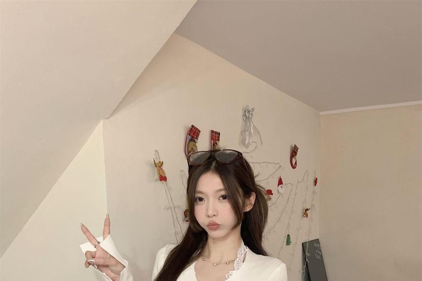 Long-Sleeve Scoop Neck Plain Slim Fit Crop Knit Top Product Image