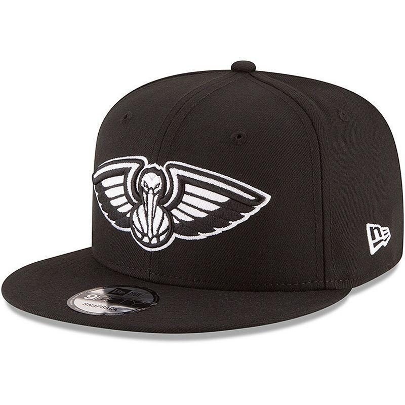 Mens New Era Black New Orleans Pelicans Black & White Logo 9FIFTY Adjustable Snapback Hat Product Image