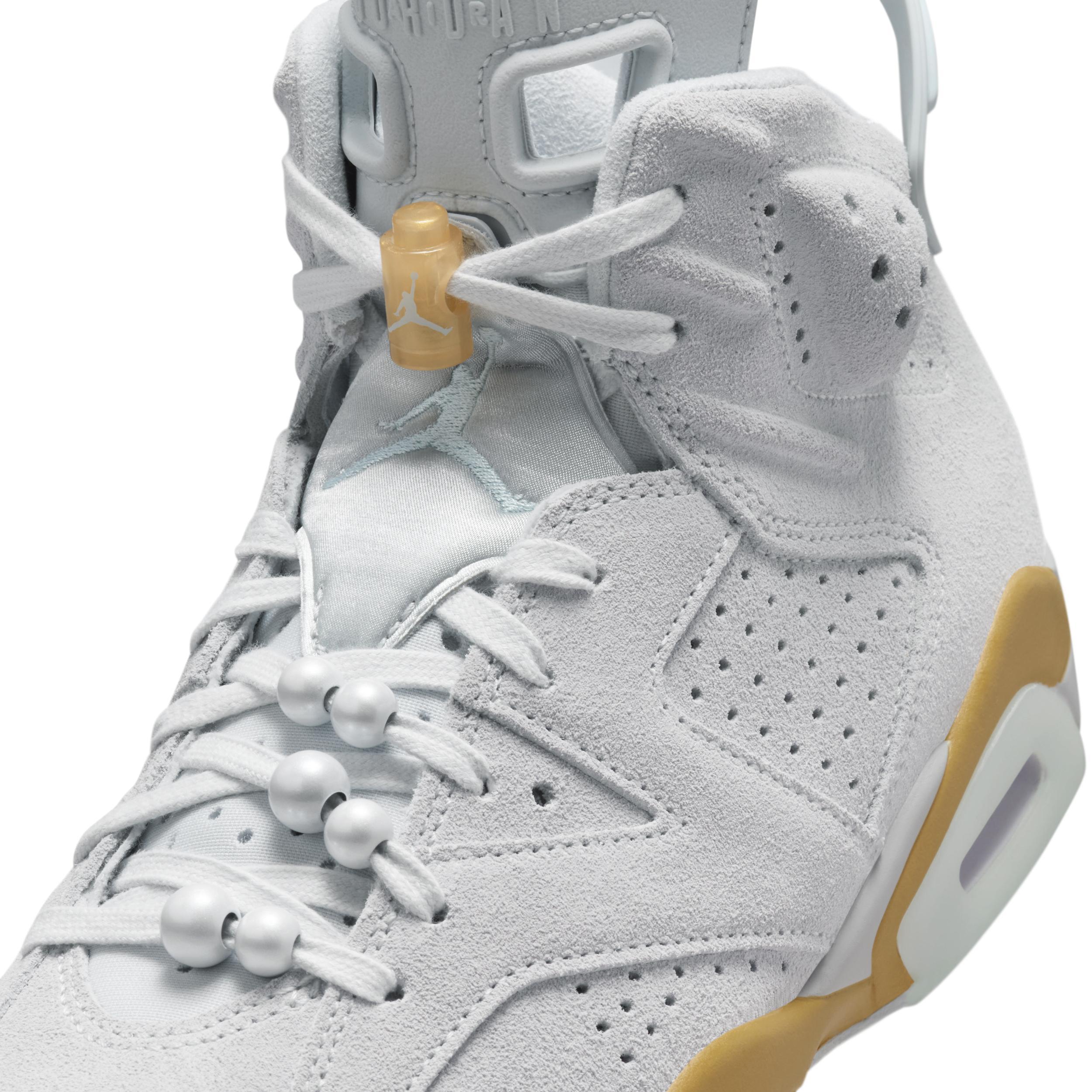 Womens Air Retro 6 Basketball Shoes Product Image