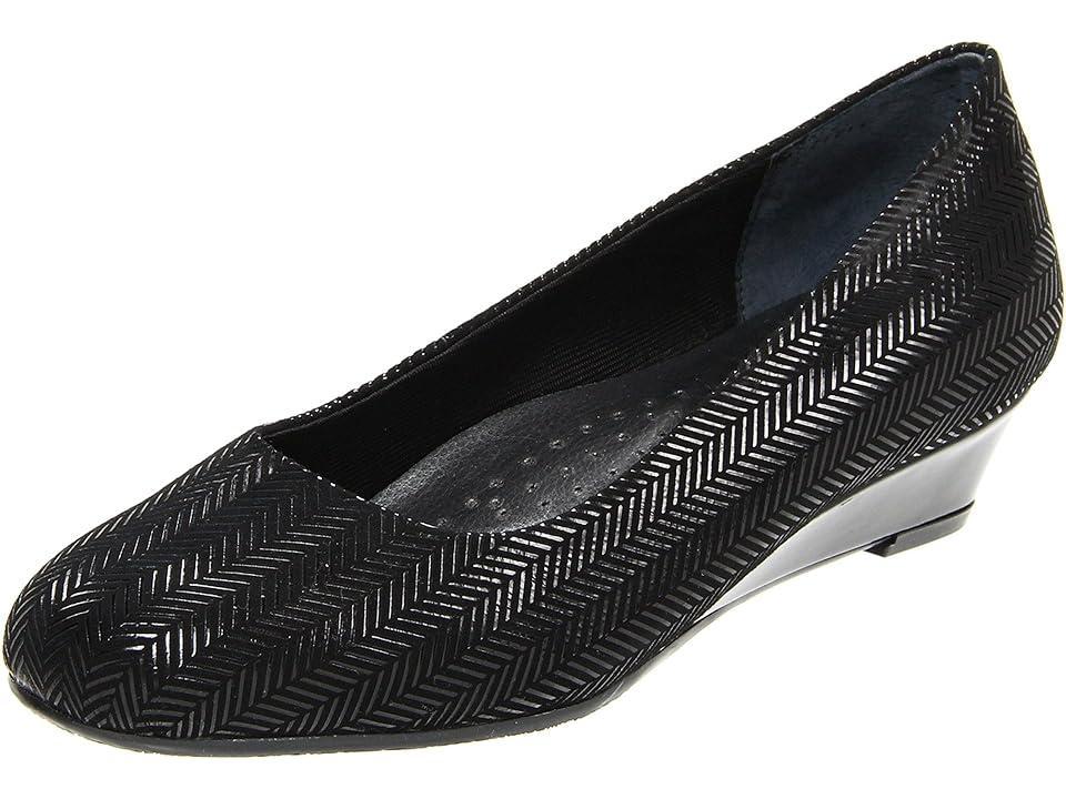 Trotters Lauren Pump Product Image