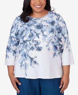 Plus Size Classic Floral Shimmer 3/4 Sleeve Top Product Image