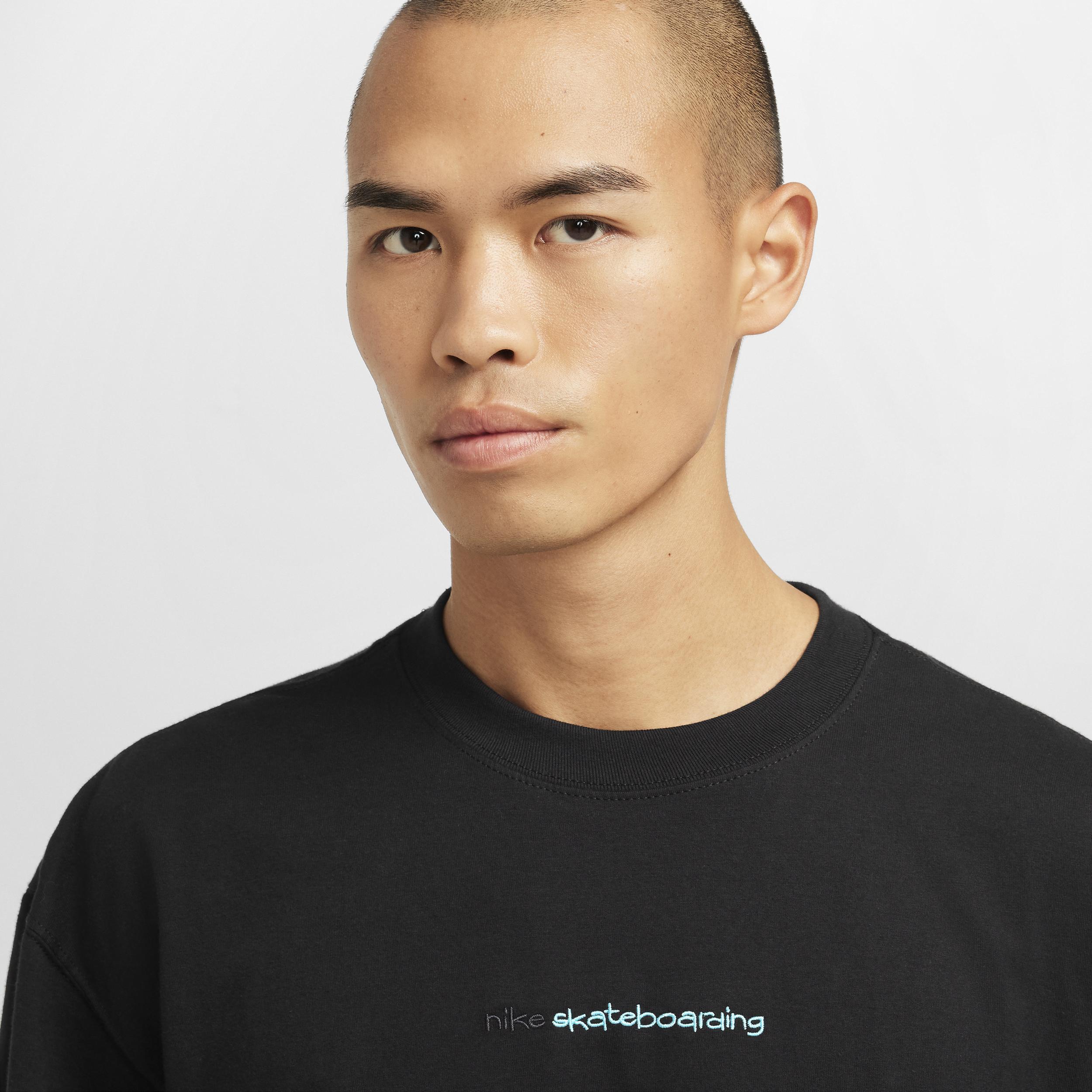 Nike Sportswear Men's Max90 T-Shirt Product Image