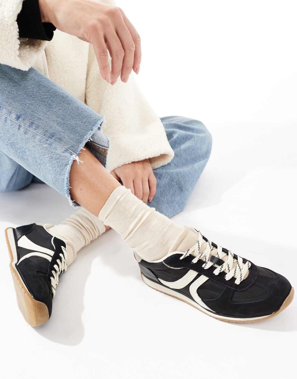 Stradivarius sneakers in black Product Image