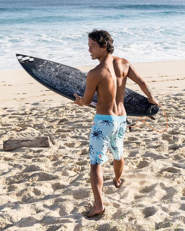 Sundays Airlite 19" Boardshorts - Coastal Male Product Image