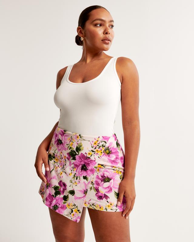 The A&F Scarlett Linen-Blend Wrap Mini Skort Product Image