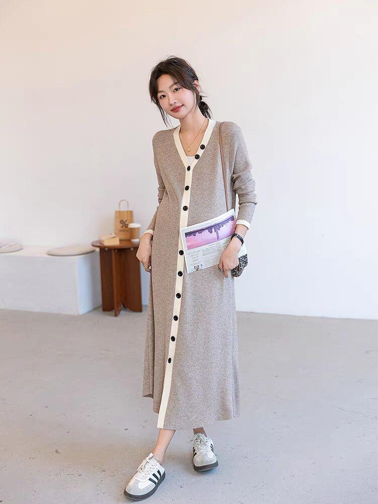 Maternity Long-Sleeve V-Neck Contrast Trim Button Front Midi A-Line Knit Dress Product Image