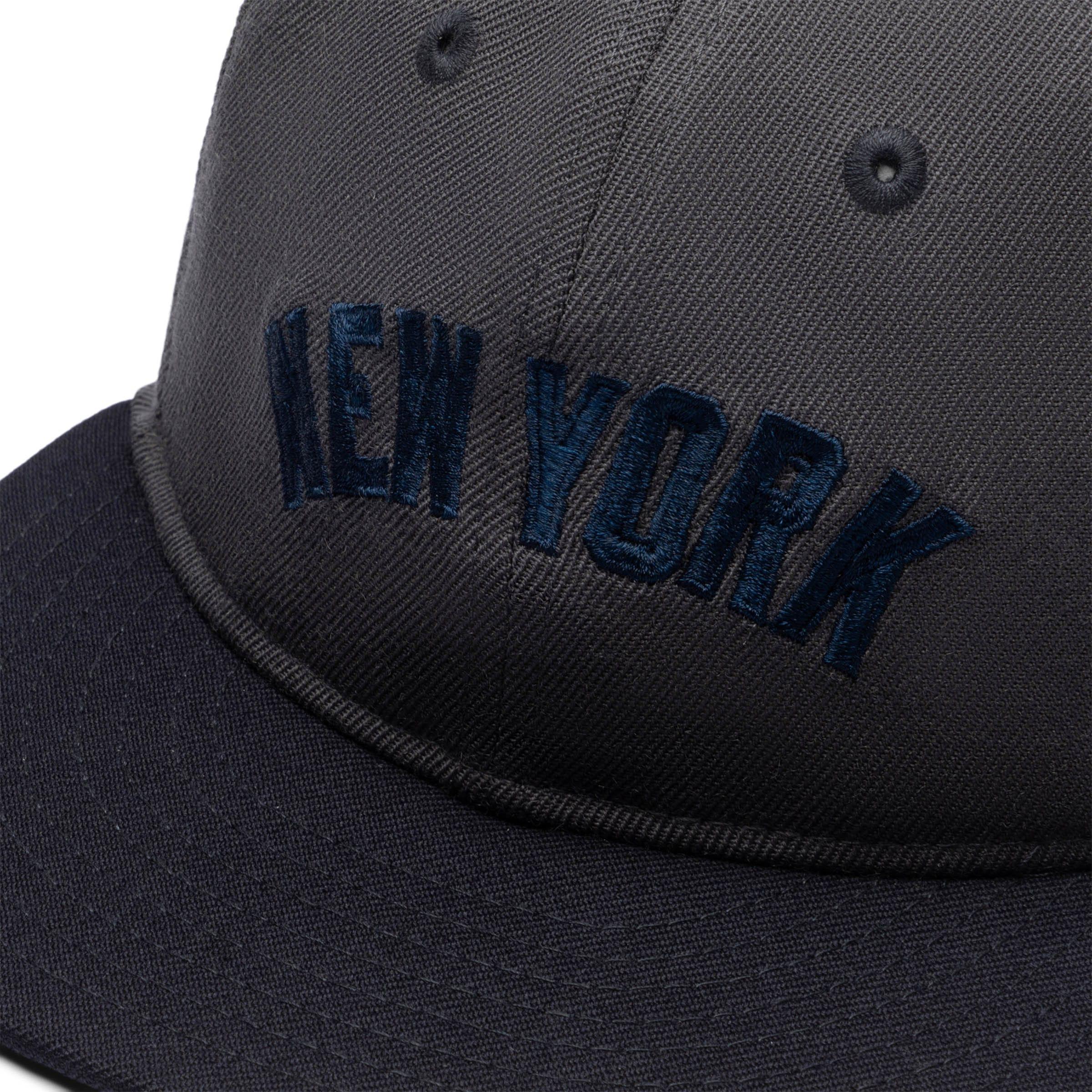 9FIFTY NEW YORK YANKEES STRAPBACK CAP Male Product Image