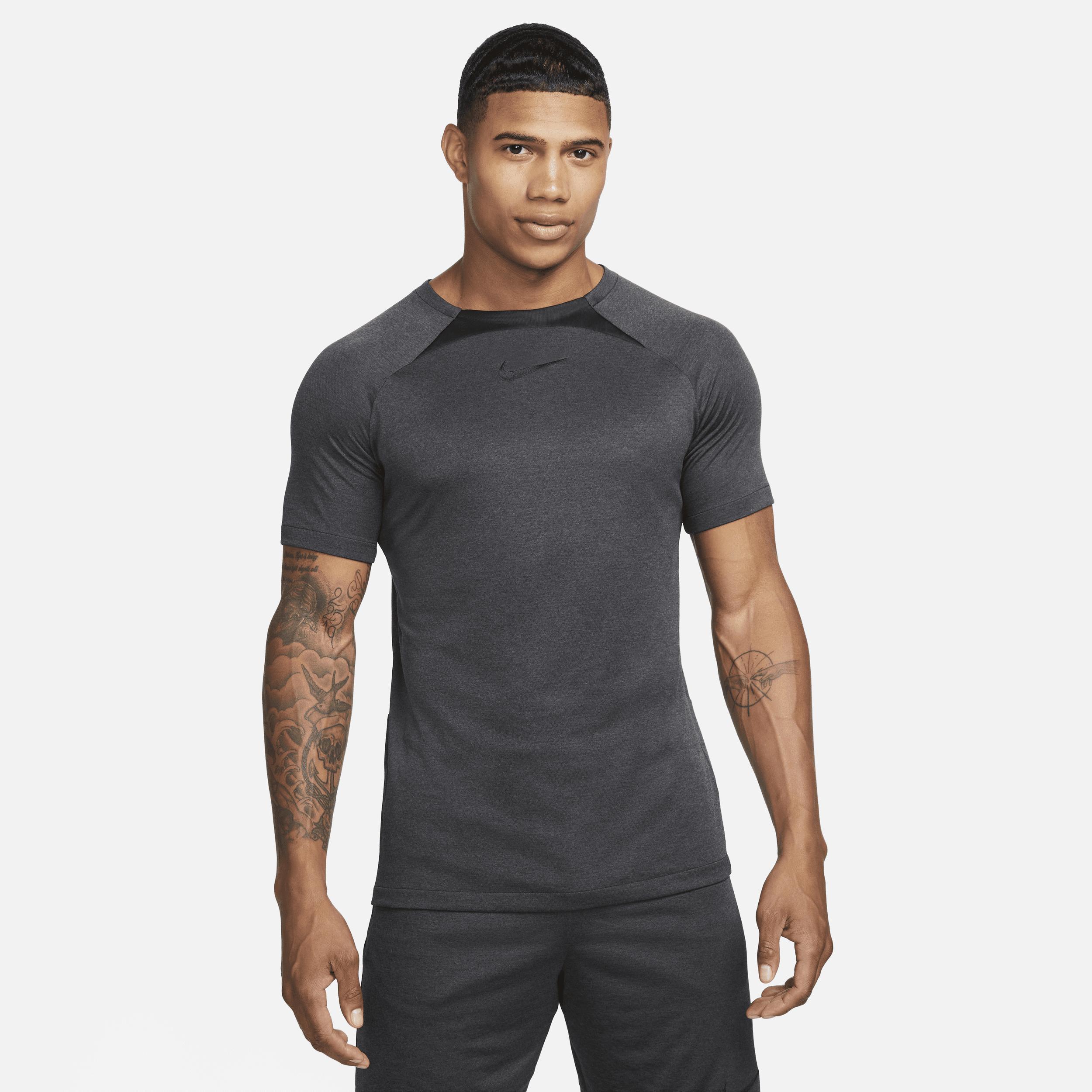 Nike Academy Men's Dri-FIT Short-Sleeve Soccer Top Product Image