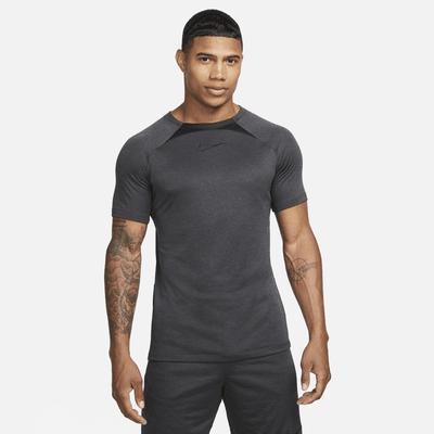 Nike Academy Men's Dri-FIT Short-Sleeve Soccer Top Product Image