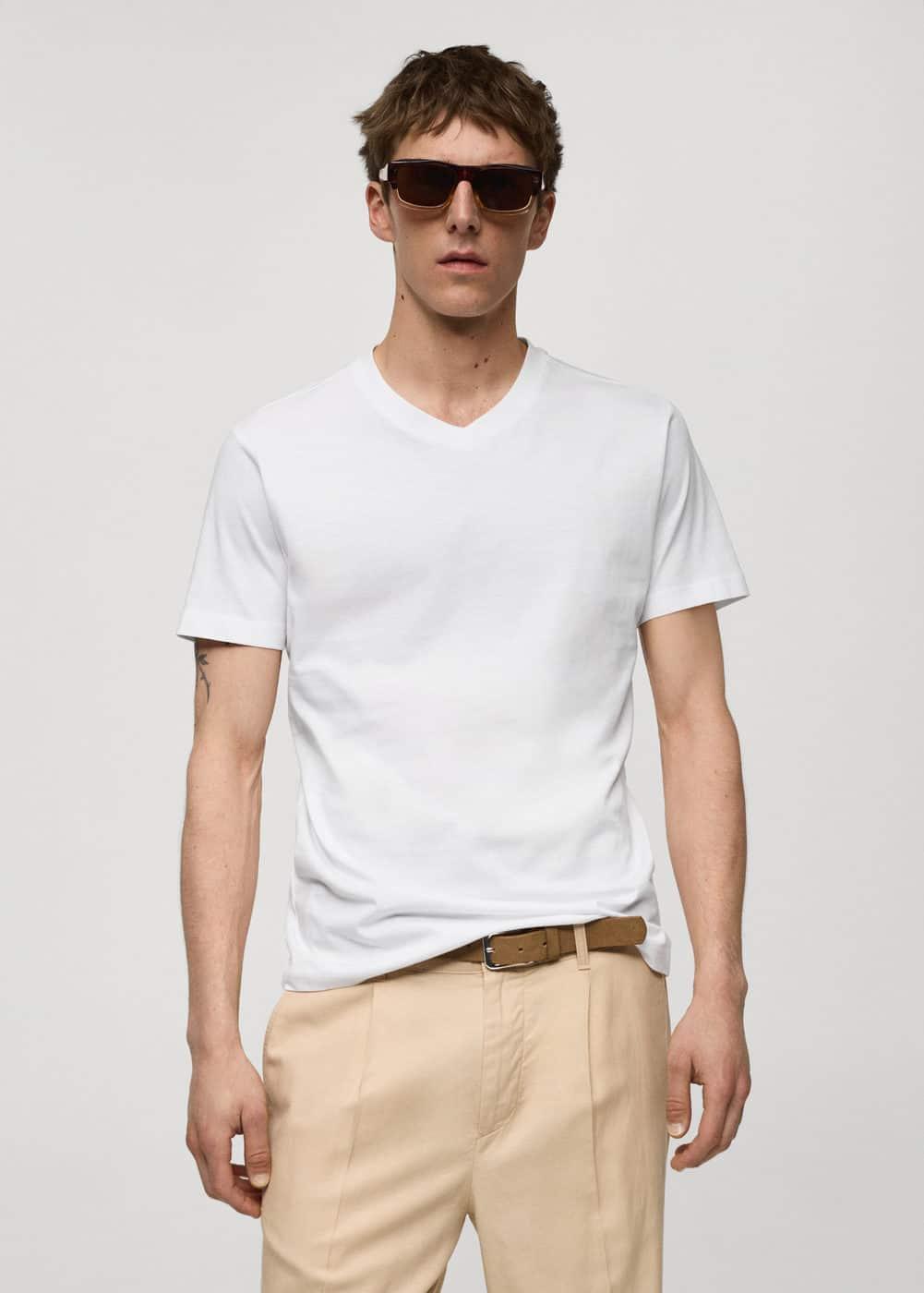 MANGO MAN - Slim-fit cotton V-neck t-shirt whiteMen Product Image