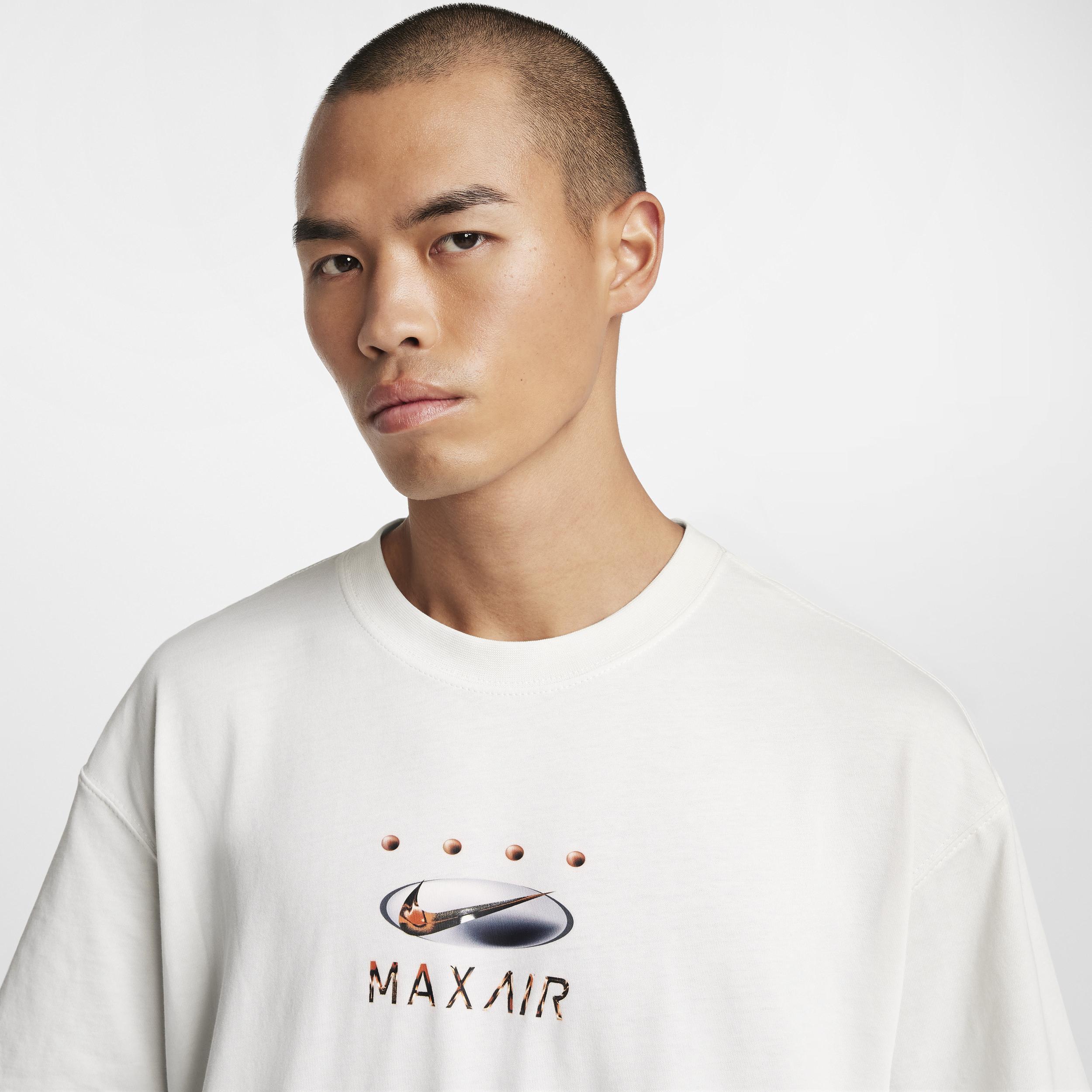 Nike Sportswear Men's Max90 T-Shirt Product Image