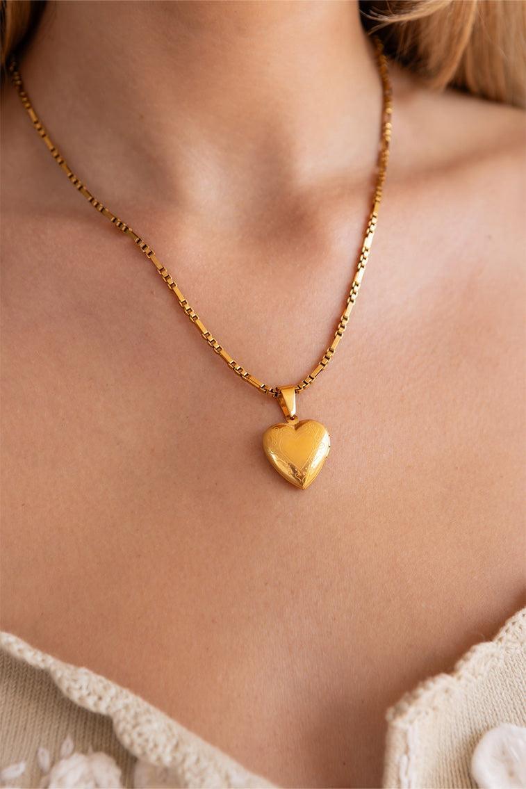 Evie Jewelry Heart Locket Necklace Product Image