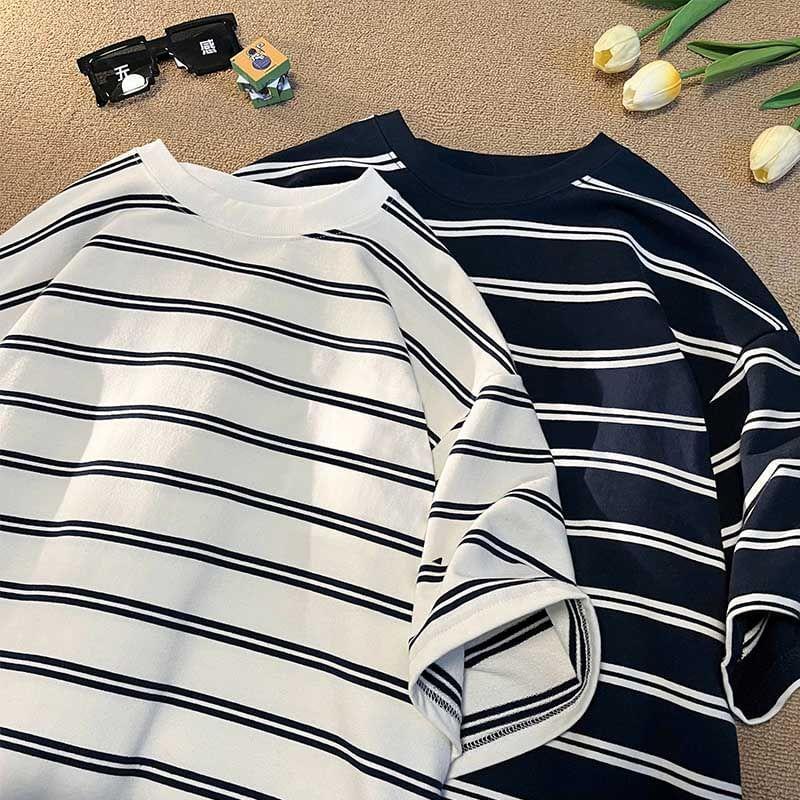 Short-Sleeve Crew Neck Striped T-Shirt Product Image