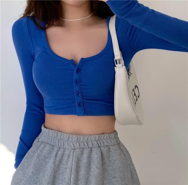 Long-Sleeve Scoop Neck Plain Crop Top Product Image