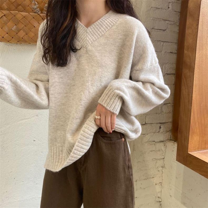 Loose-Fit V-Neck Knit Sweater Product Image