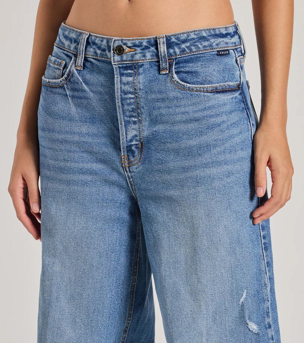 Effortless Fave Mid-Rise Wide-leg Jeans Product Image