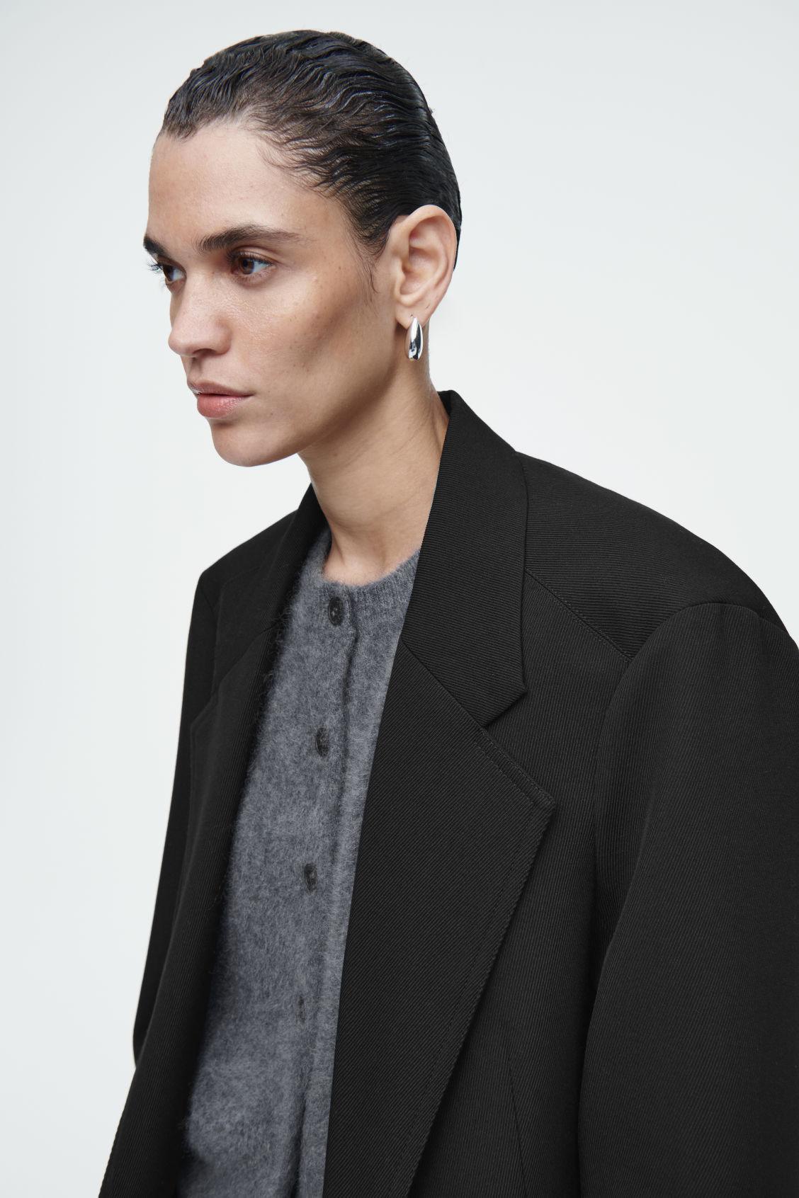 OVERSIZED EXAGGERATED-SHOULDER BLAZER Product Image