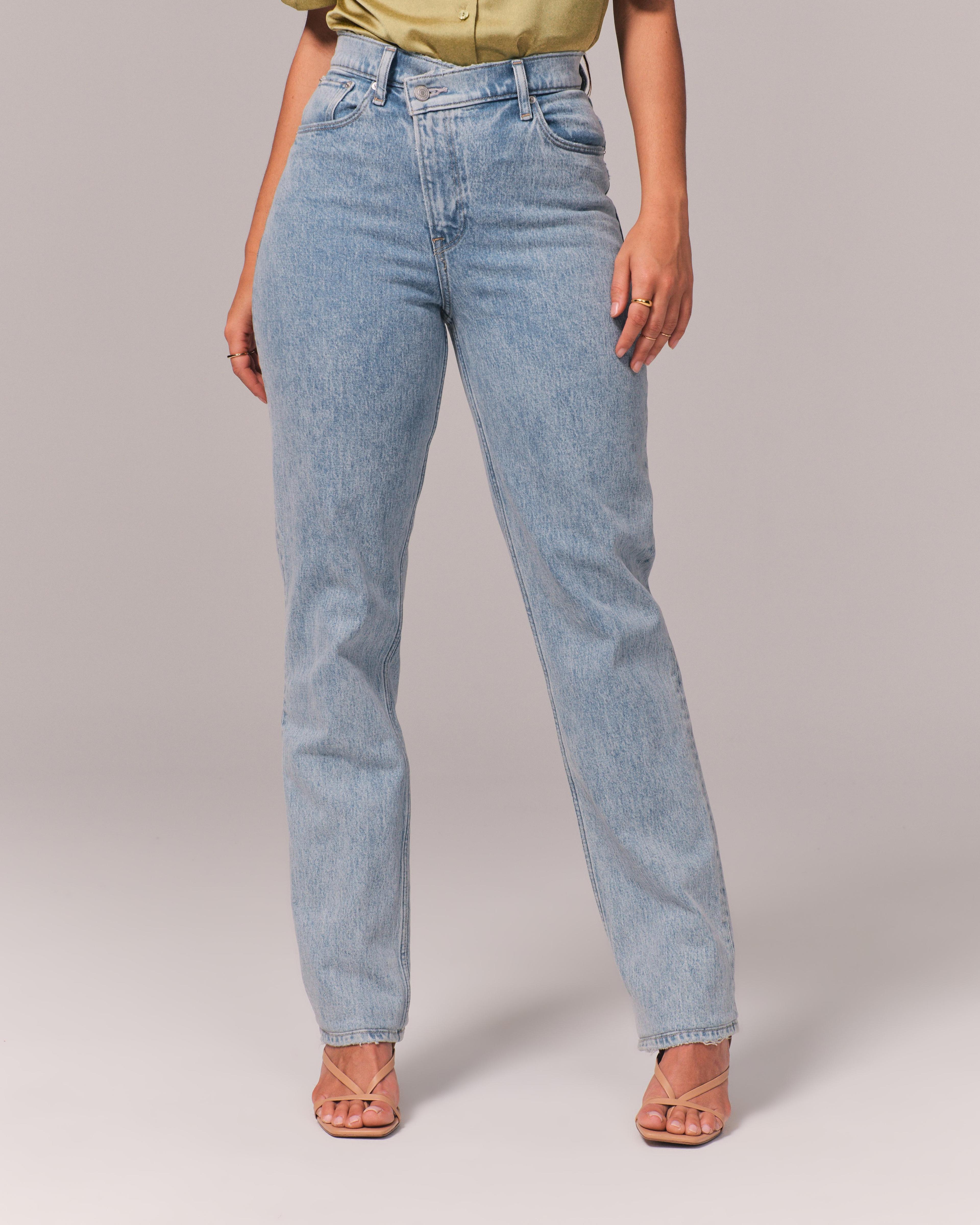 Curve Love Ultra High Rise 90s Straight Jean Product Image