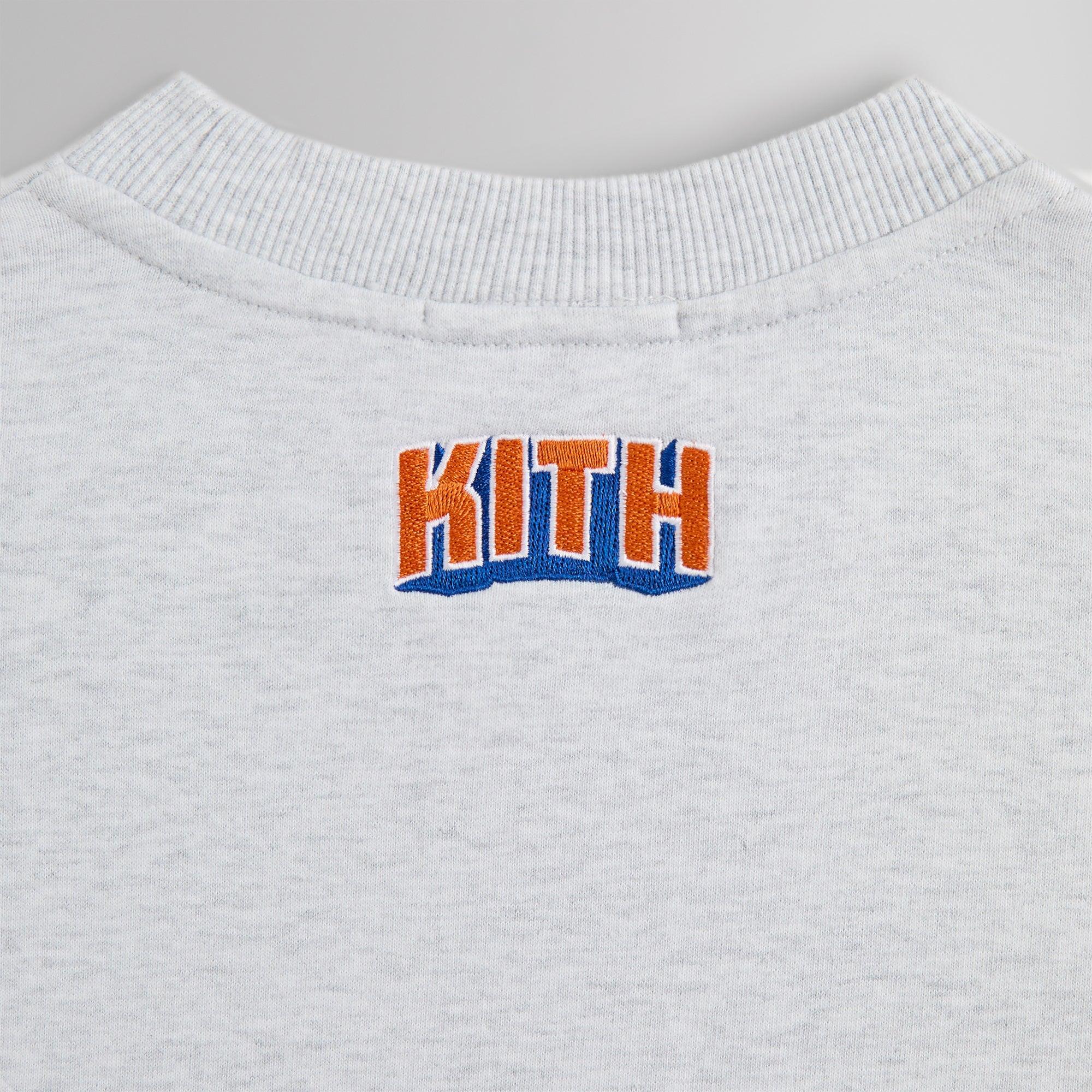 Kith for the New York Knicks Showtime Vintage Nelson Crewneck - Light Heather Grey Male Product Image