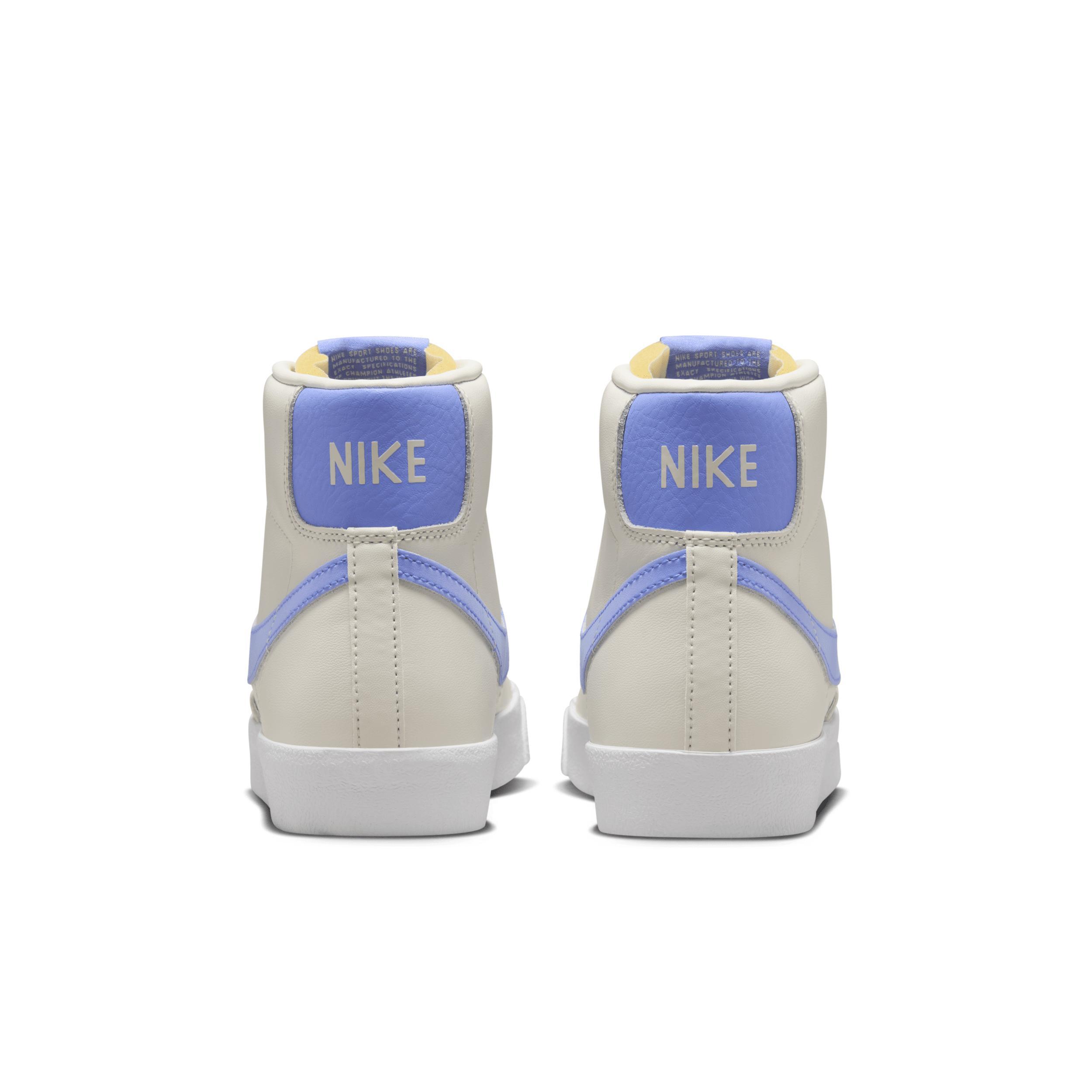 Nike Womens Blazer Mid 77 Shoes Product Image