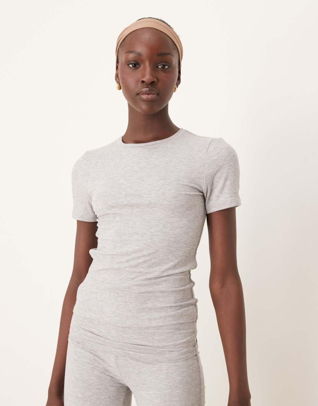 Tala 365 sculpting lounge T-shirt in gray Product Image