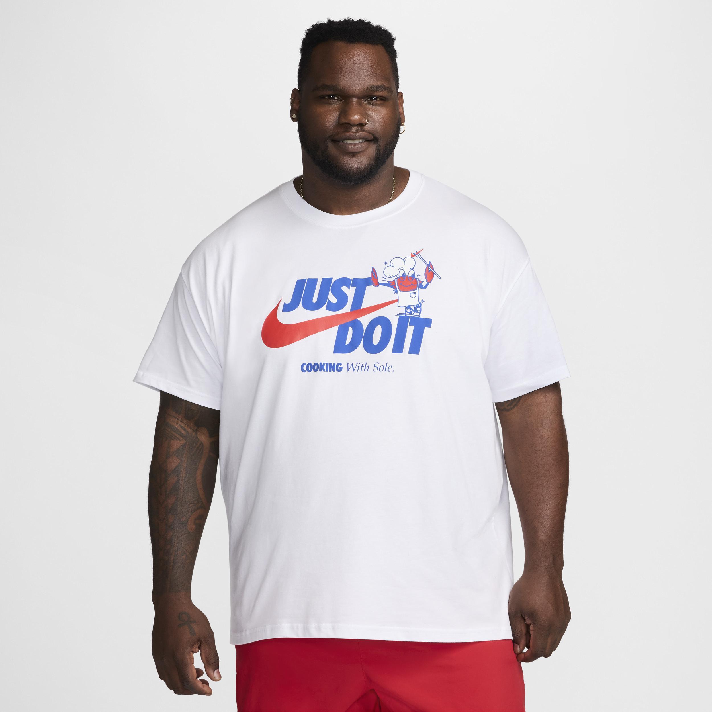 Nike Sportswear Men's Max90 T-Shirt Product Image