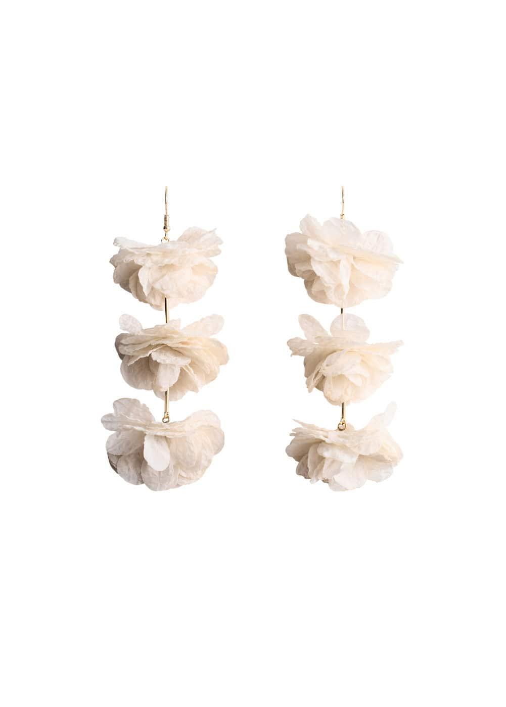 Flower pendant earrings - Women | MANGO USA Product Image