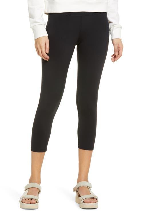 Hue Womens Active Cool Breeze Pocket Capri Performance Leggings Product Image