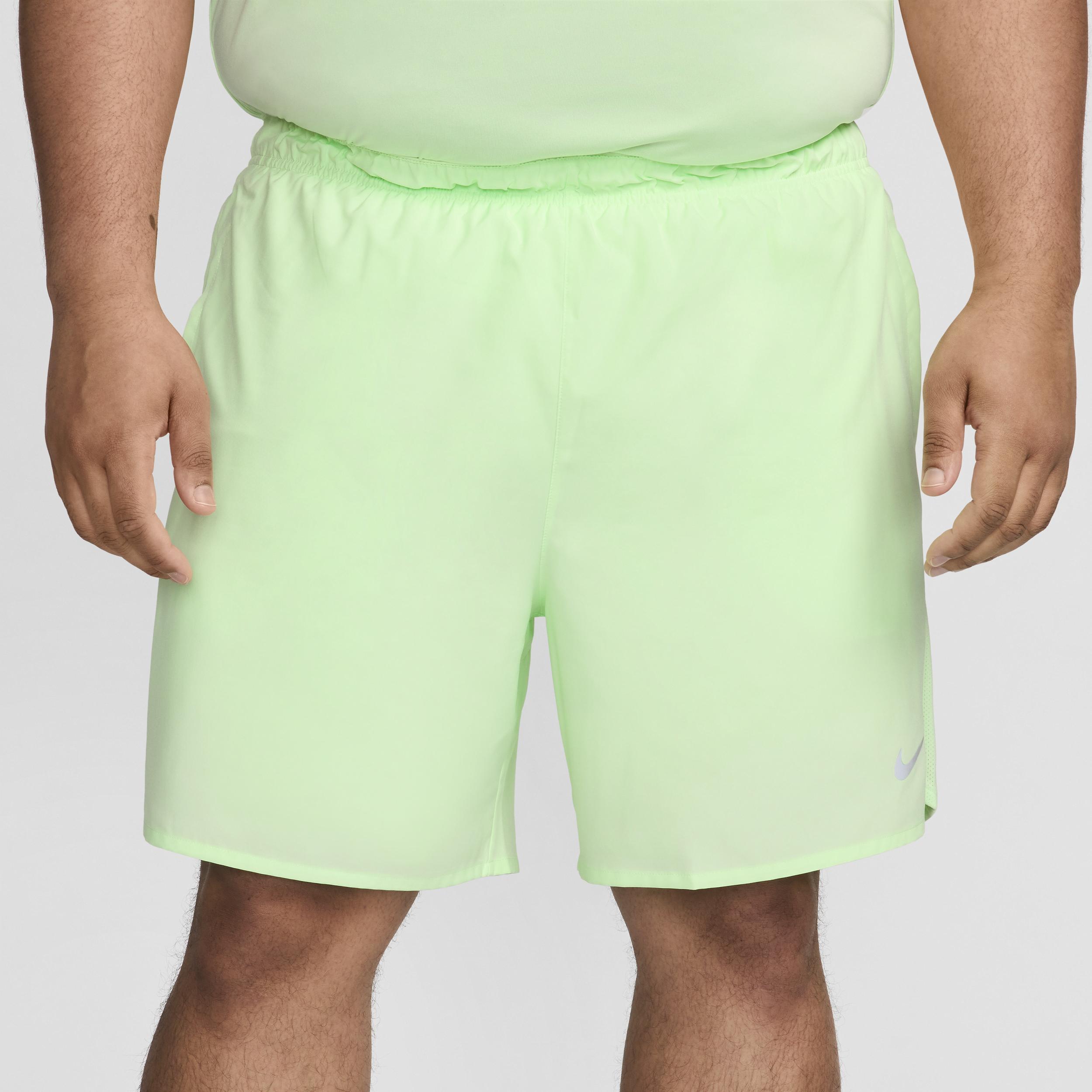 Nike Men's Challenger Dri-FIT 7" 2-in-1 Running Shorts Product Image