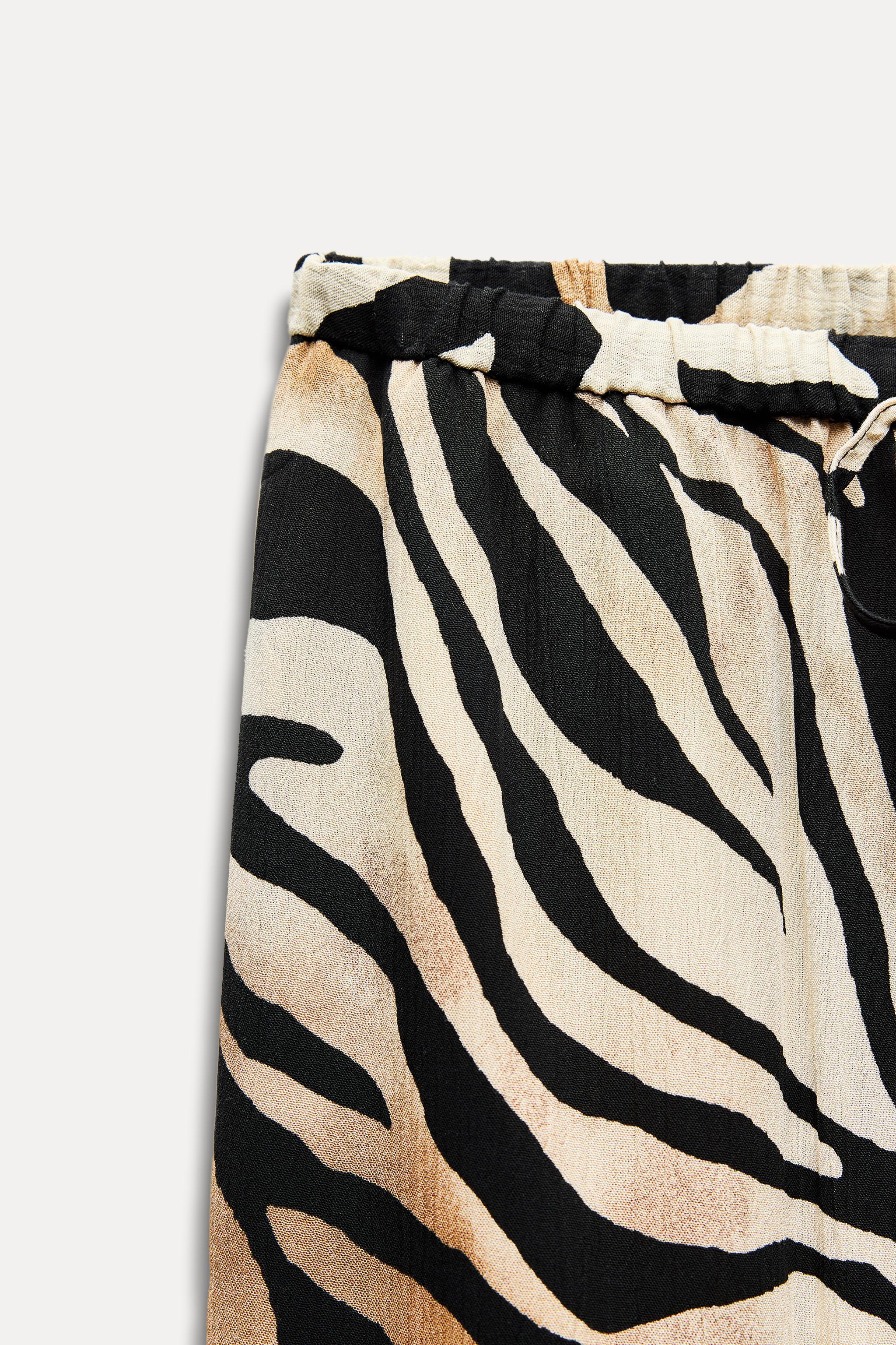 FLOWY ANIMAL PRINT SHIRT Product Image