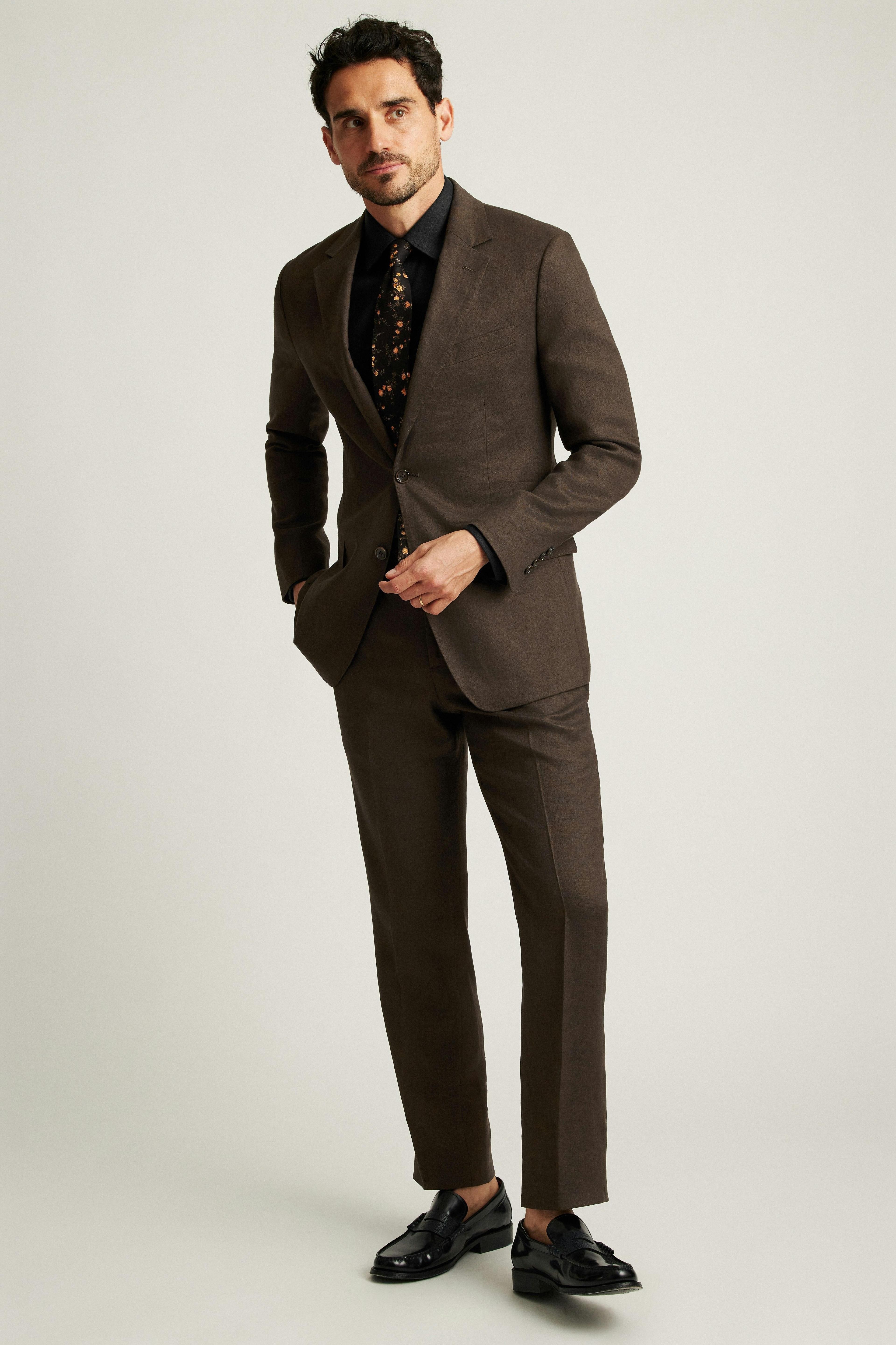 Jetsetter Italian Linen Suit Product Image