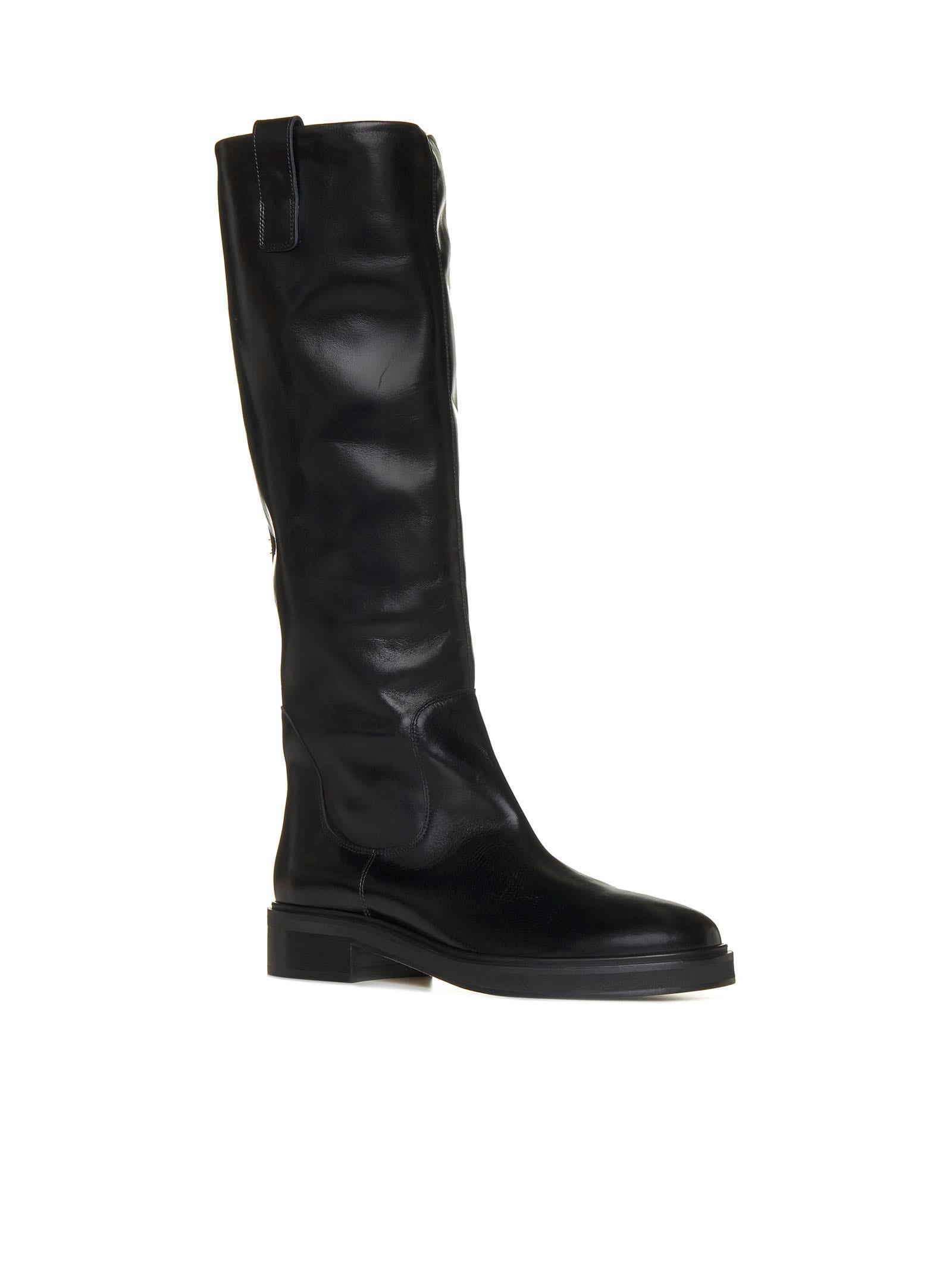 Boots In Black Product Image