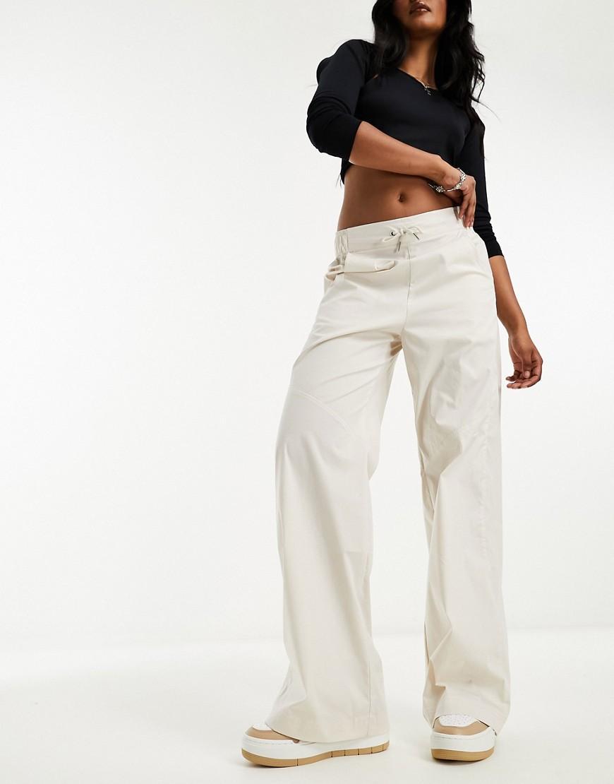 Nike Sportswear Essentials Women's Woven High-Rise Pants Product Image