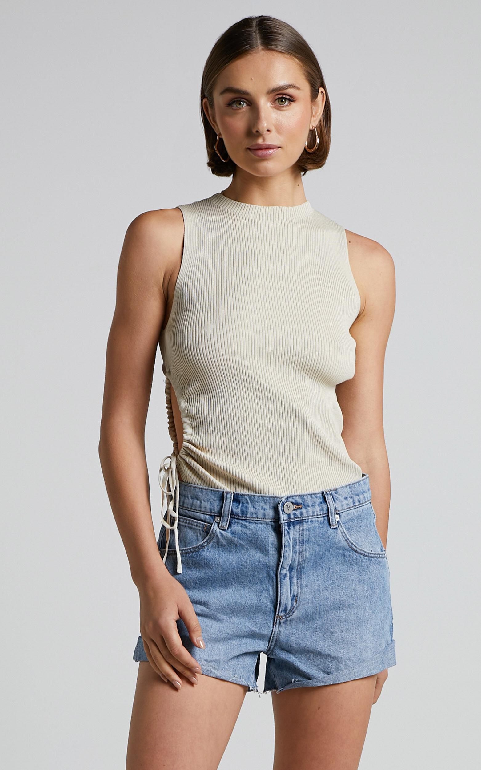 Abrand - A Slouch Shorts in Georgia Product Image