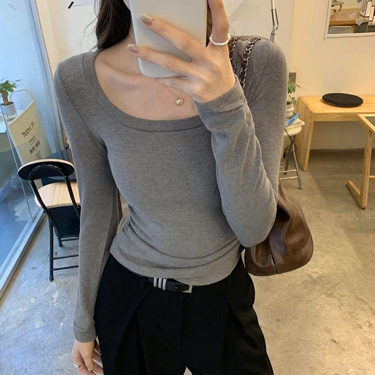 Long Sleeve Scoop Neck Plain Ruched T-Shirt Product Image