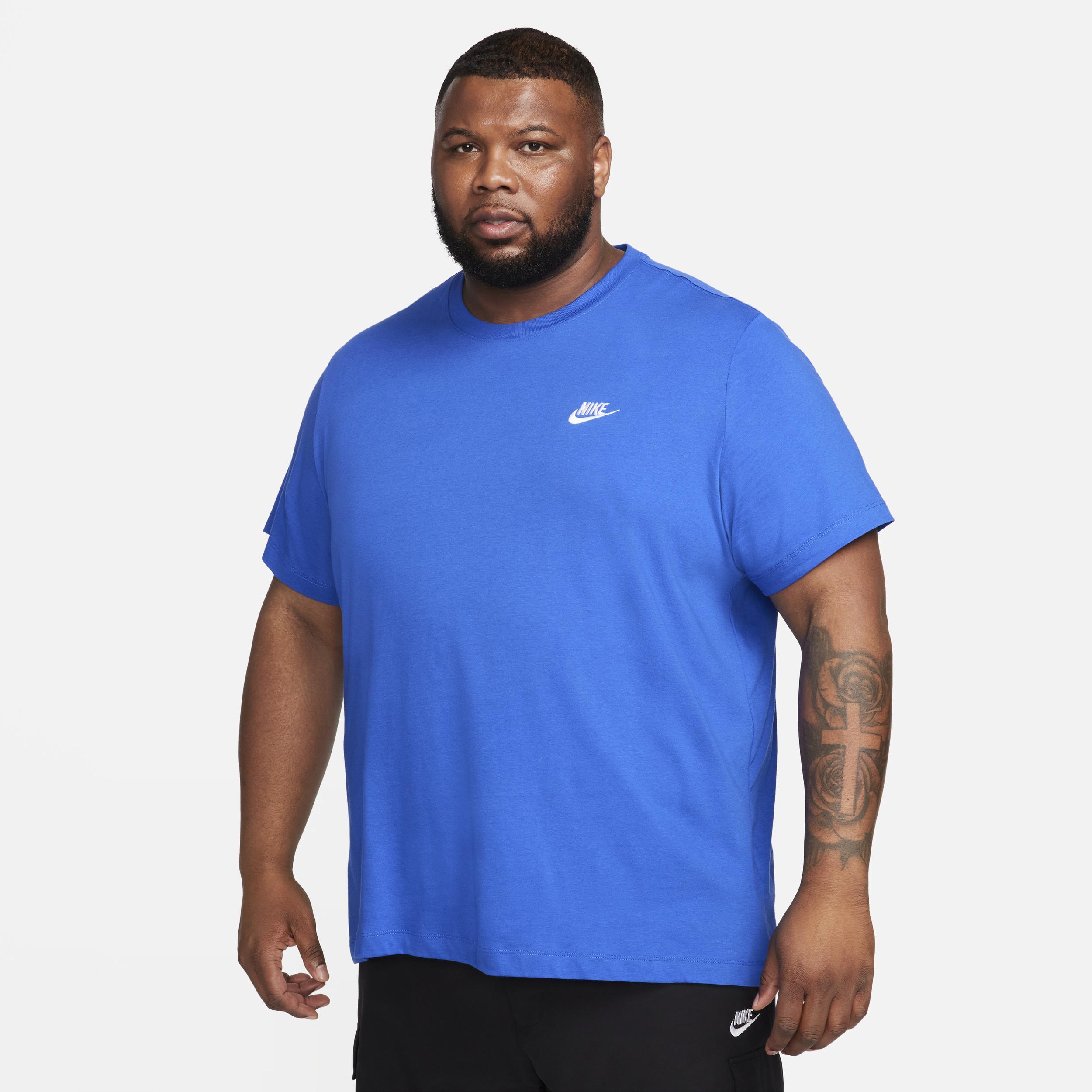 Nike Sportswear Club T-Shirt Product Image