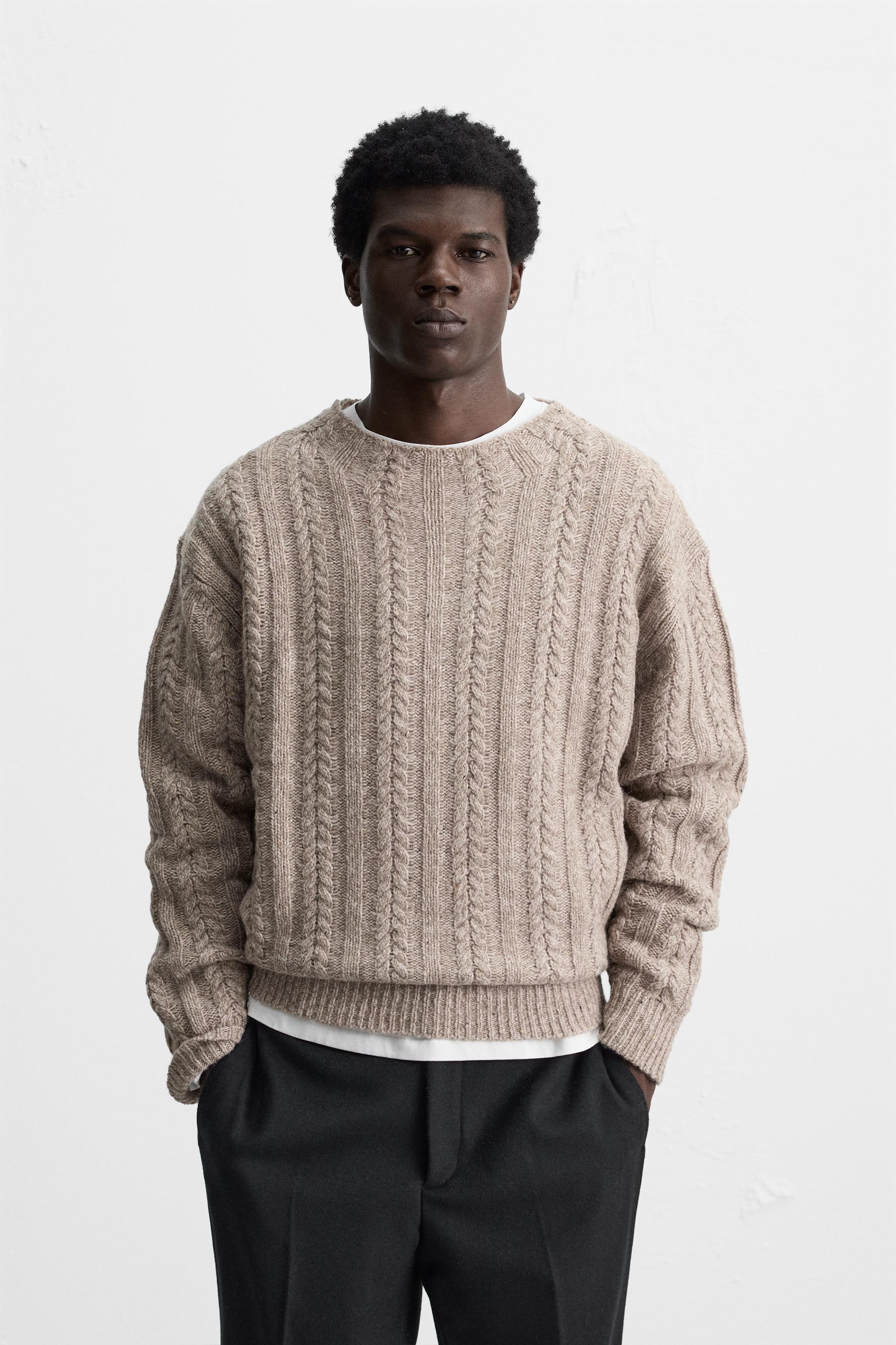 WOOL BLEND CABLE KNIT SWEATER Product Image