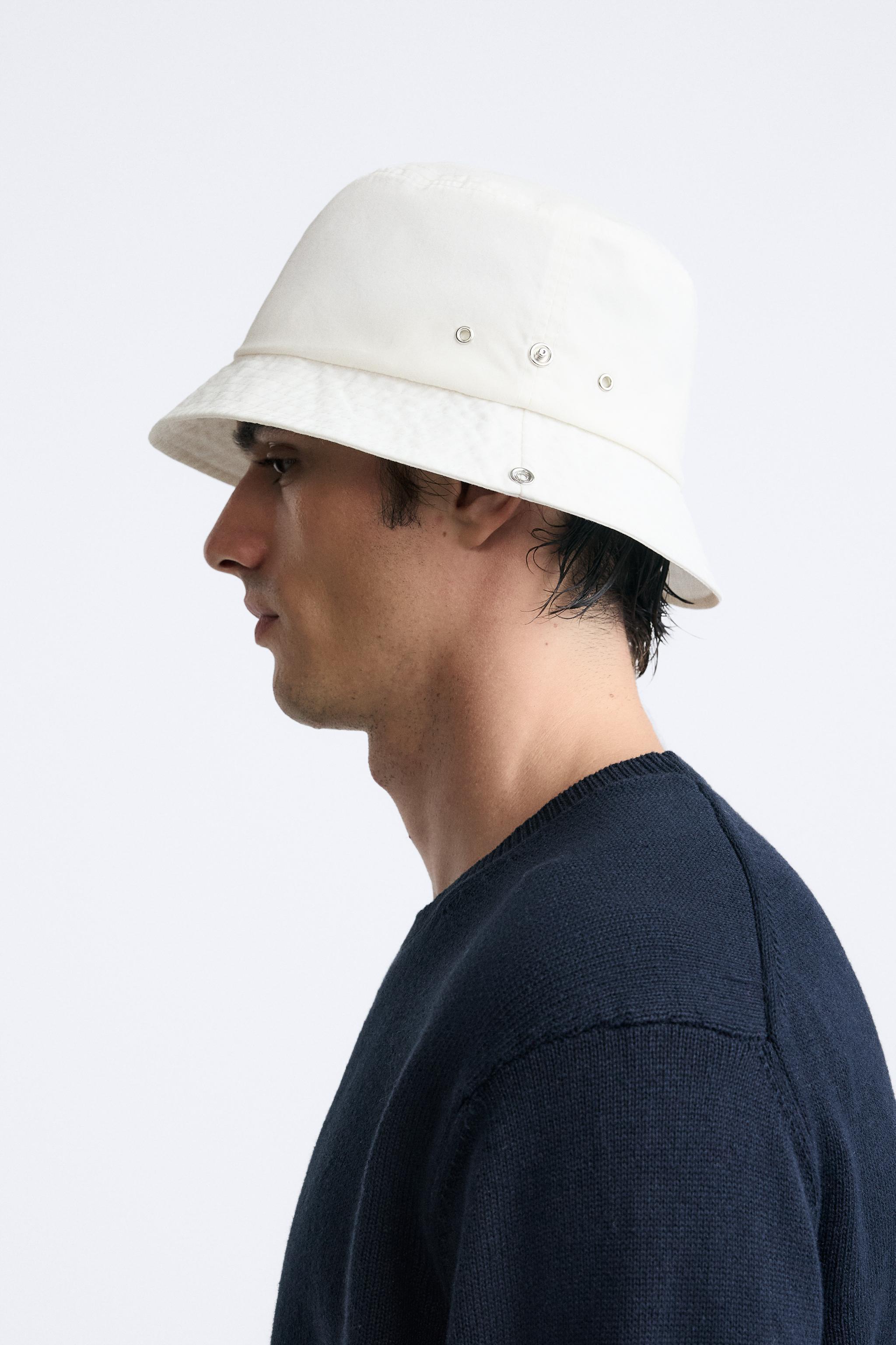 BUCKET HAT Product Image