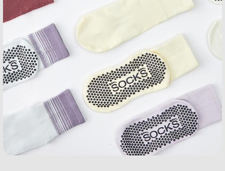 Striped / Plain Yoga Socks Product Image