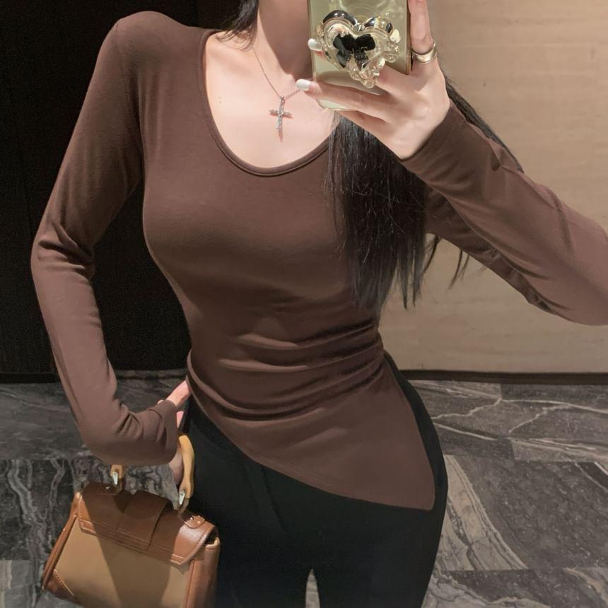 Long Sleeve Scoop Neck Plain Asymmetrical T-Shirt Product Image