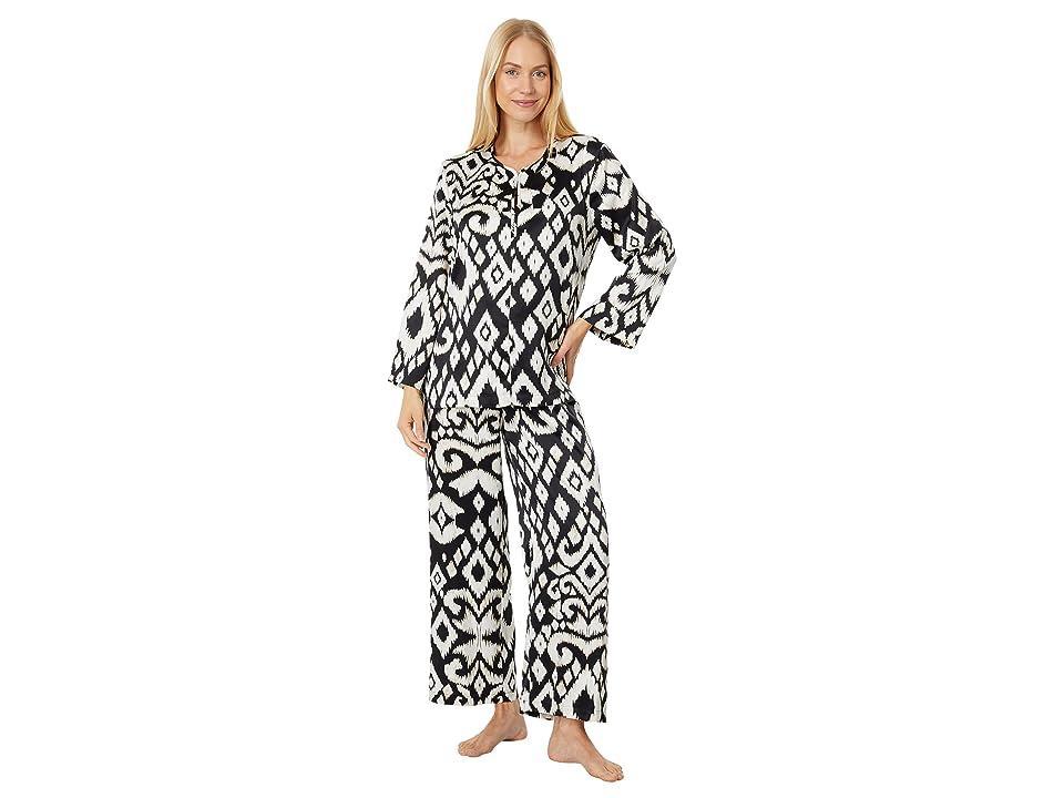 Natori Kii Allover Satin Printed Split V Product Image