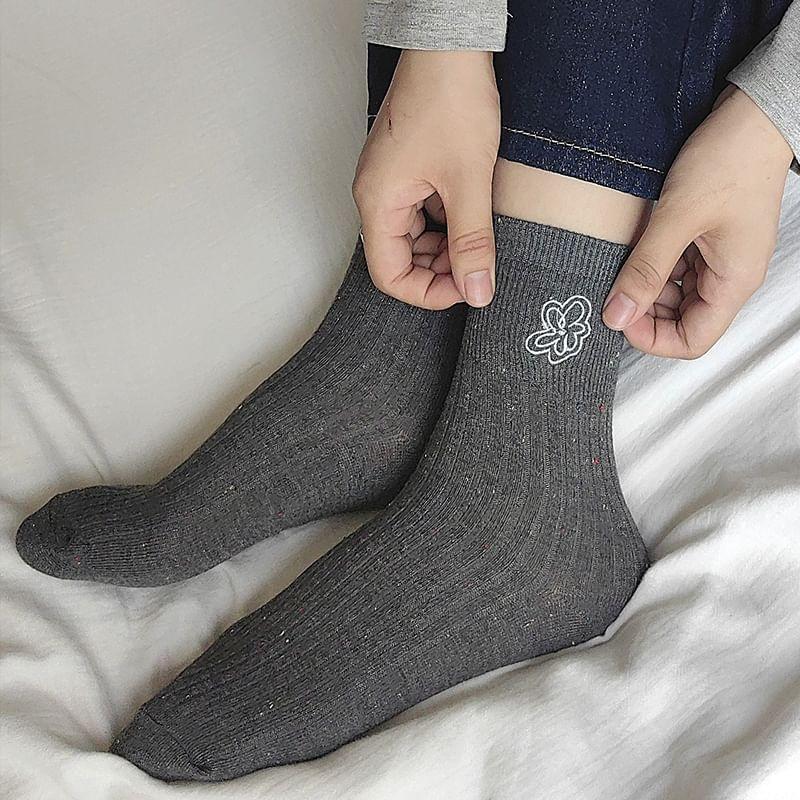 Floral Embroidered Socks / Set Product Image