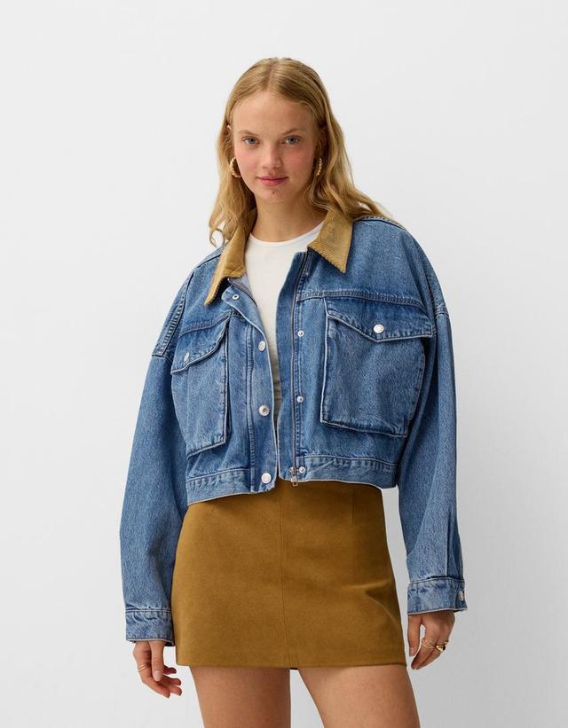 Cropped denim jacket with a contrasting collar Product Image