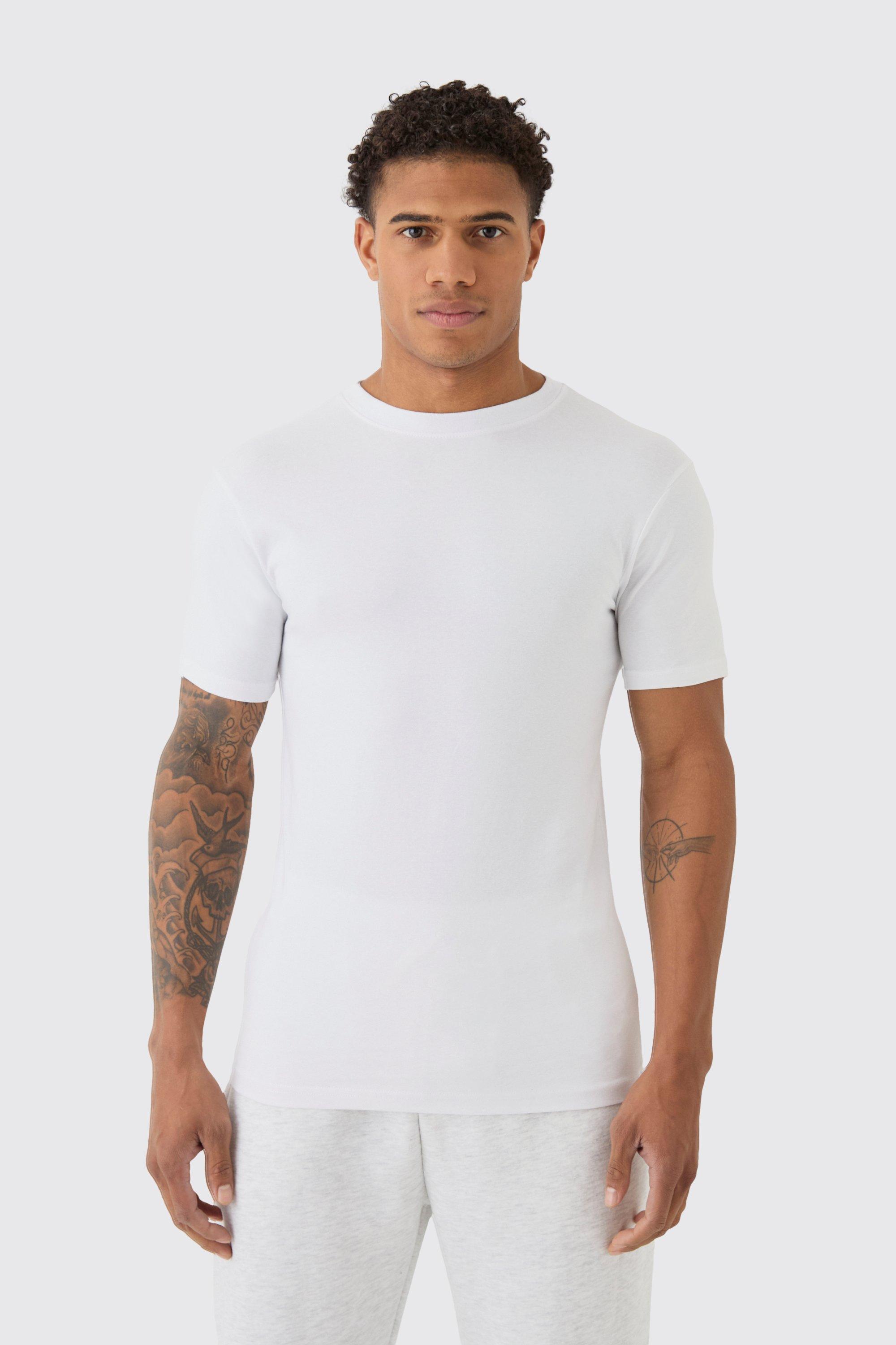 Basic Muscle Fit T-shirt | boohooMAN USA Product Image